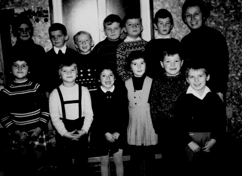 Im Kindergarten mit Tante Gisela ca 1964